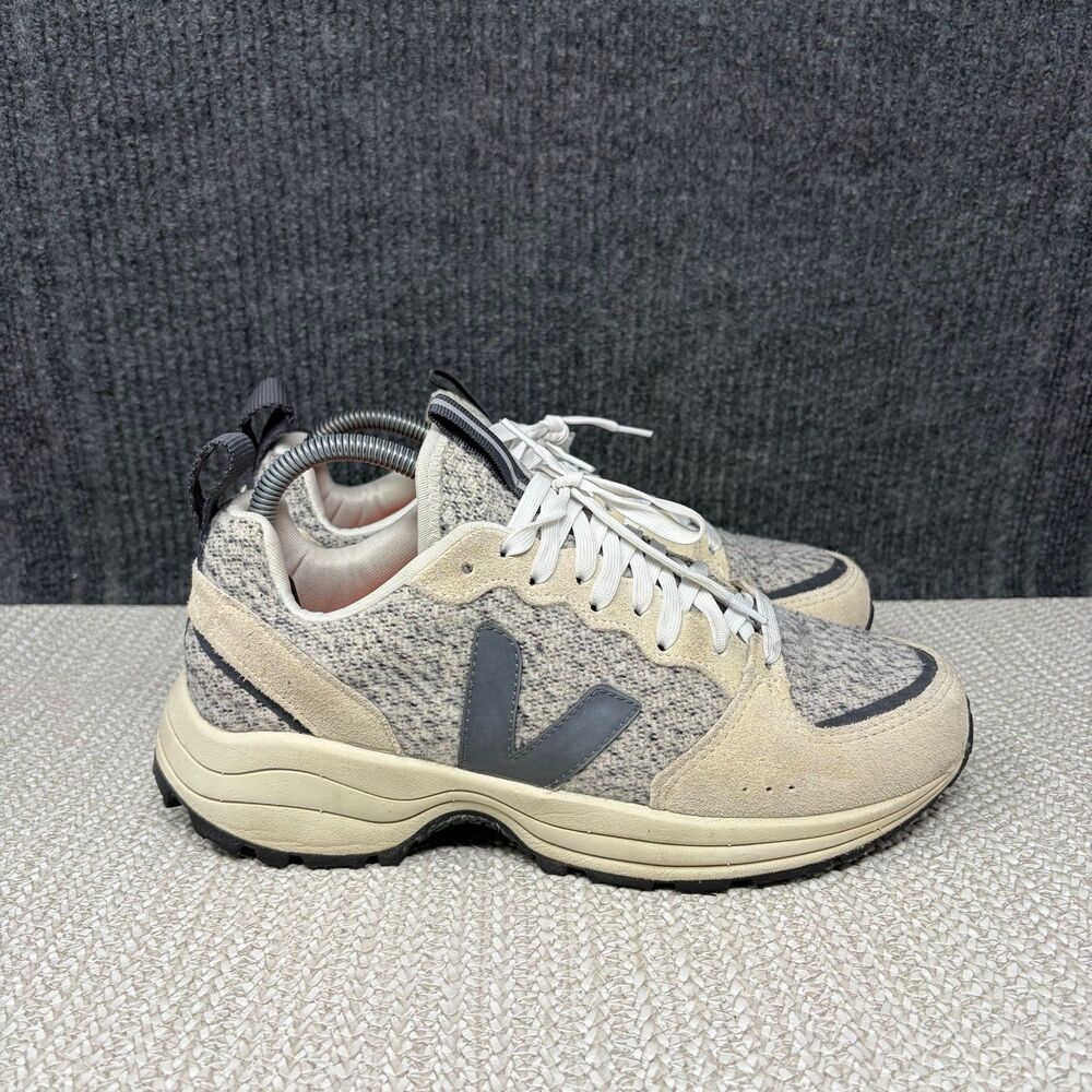 Veja Venturi Flannel Runner Sneakers Grey Cream Suede Shoes Women’s Size 9